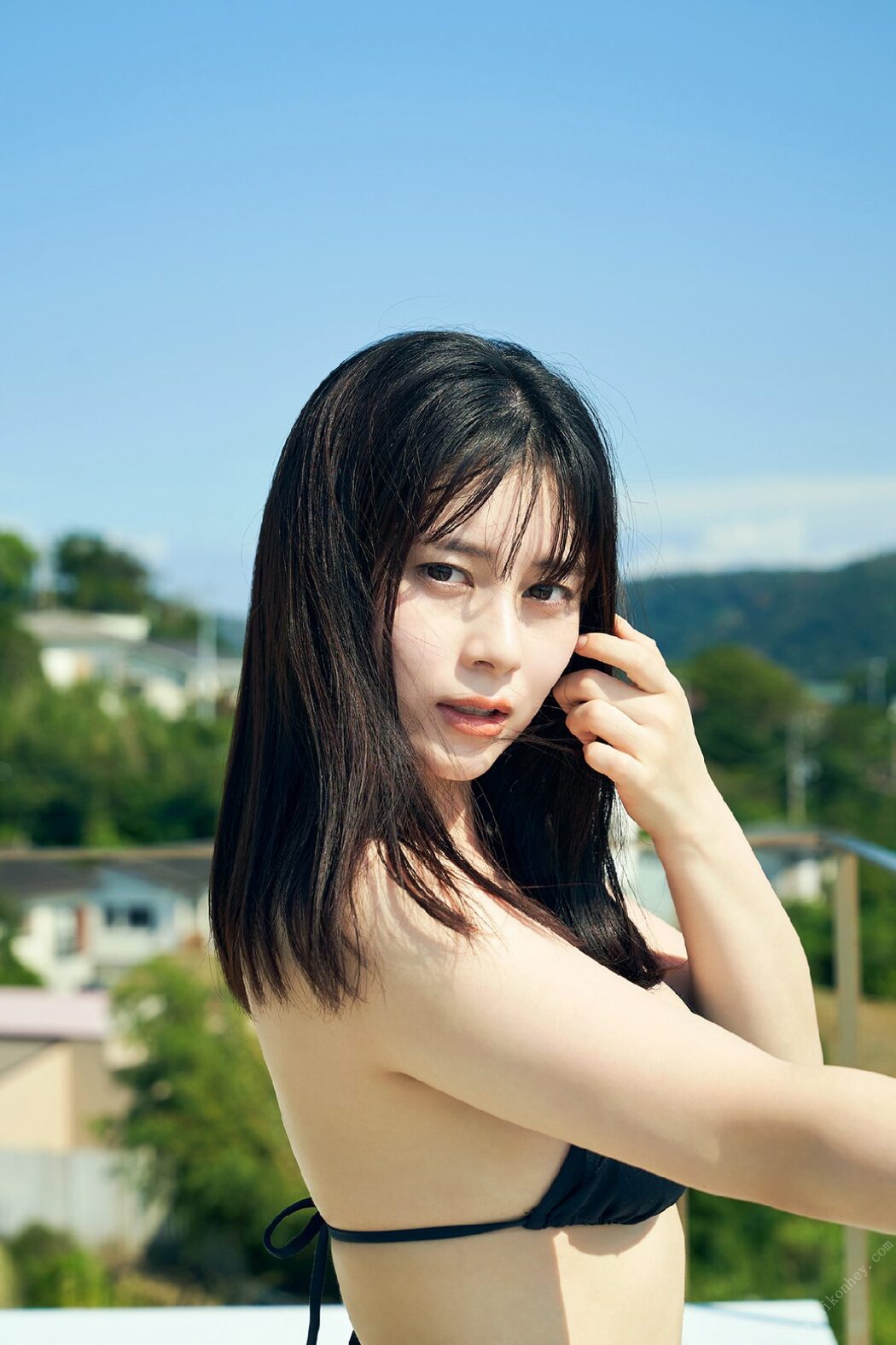 Platinum FLASH Photobook 2021-09-10 Sakurako Okubo 大久保桜子 – Glitter, shimmer きらめき、ゆらめく
