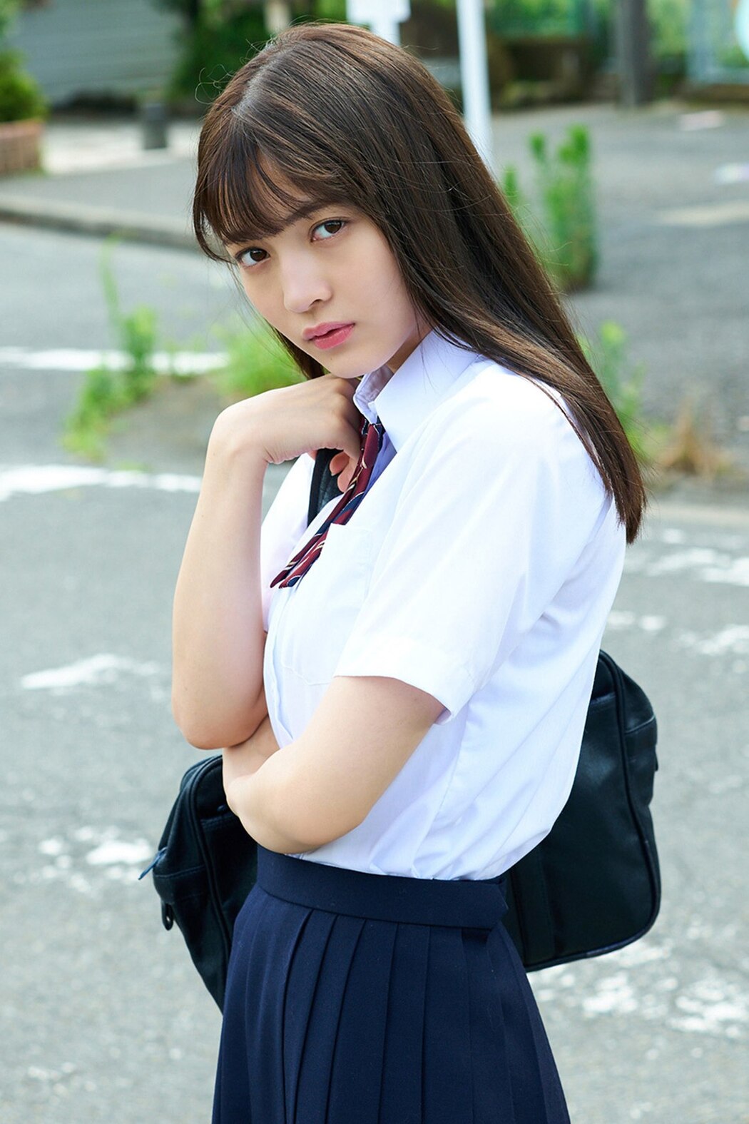Platinum FLASH Photobook 2021-11-19 Nanako Kurosaki 黒嵜菜々子 – 18 Years Old Cover Photo