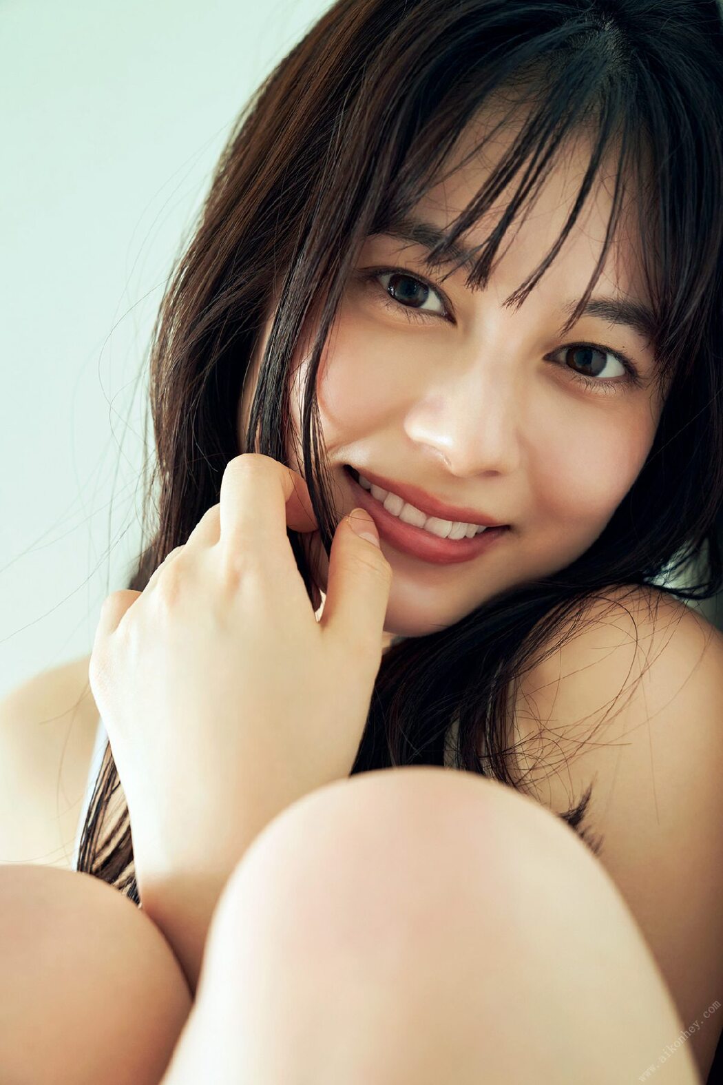 Platinum FLASH Photobook 2021-09-10 Sakurako Okubo 大久保桜子 – Glitter, shimmer きらめき、ゆらめく