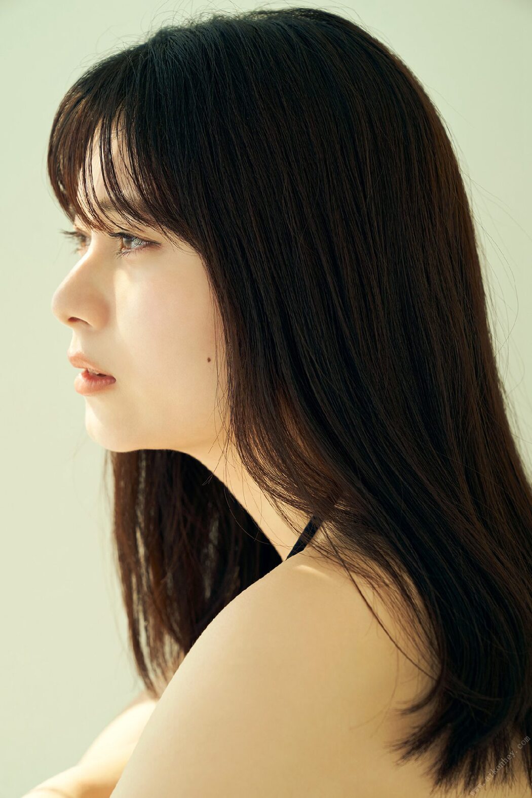 Platinum FLASH Photobook 2021-09-10 Sakurako Okubo 大久保桜子 – Glitter, shimmer きらめき、ゆらめく