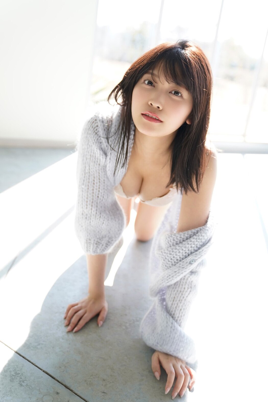 FLASH Photobook Reona Matsushita 松下玲緒菜 – Journey With Bare Skin