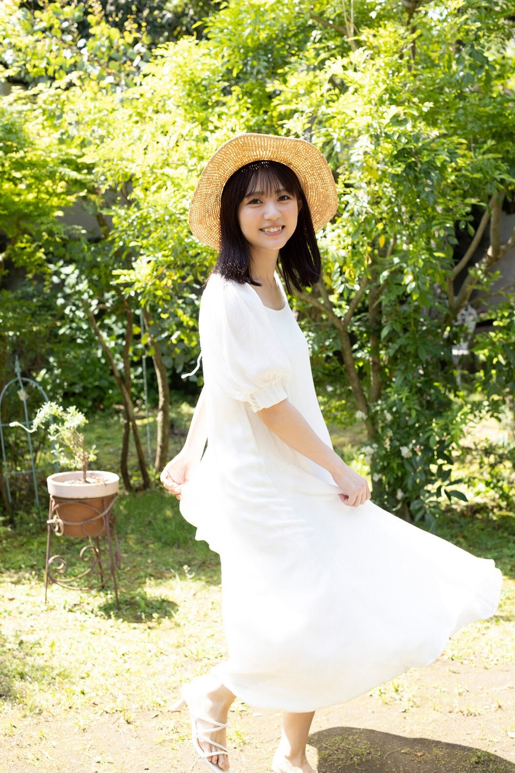 FLASH Photobook 2023-06-20 Tsumugi Hashimoto 橋本つむぎ – The Best In Osaka Is The Best In Japan