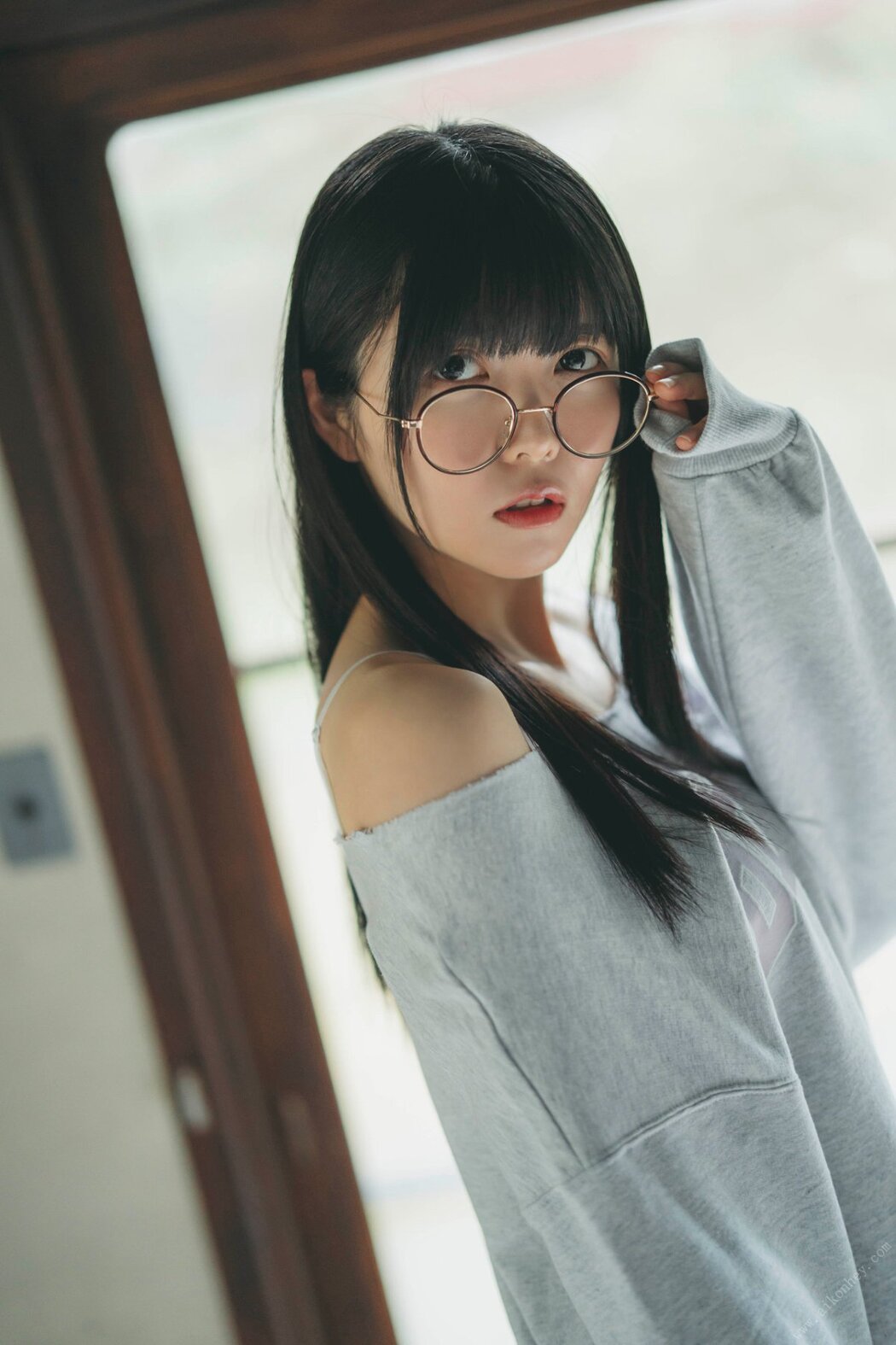 Photobook FLASHデジタル写真集 小野寺梓 夢の続きへ