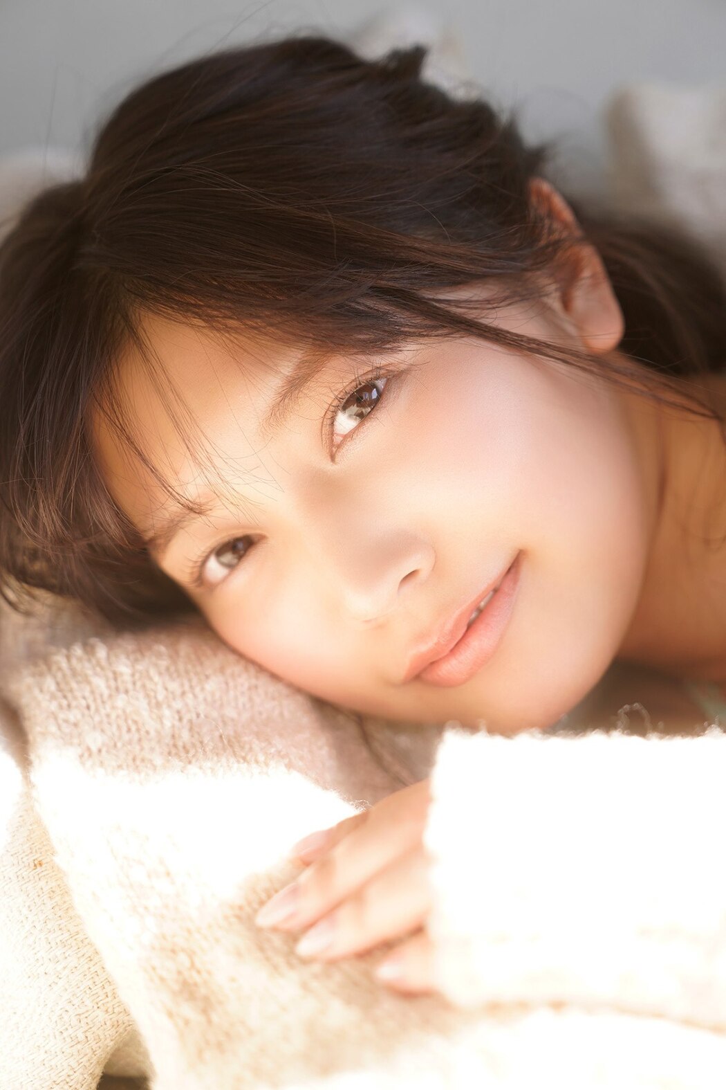 FLASH Photobook Reona Matsushita 松下玲緒菜 – Journey With Bare Skin
