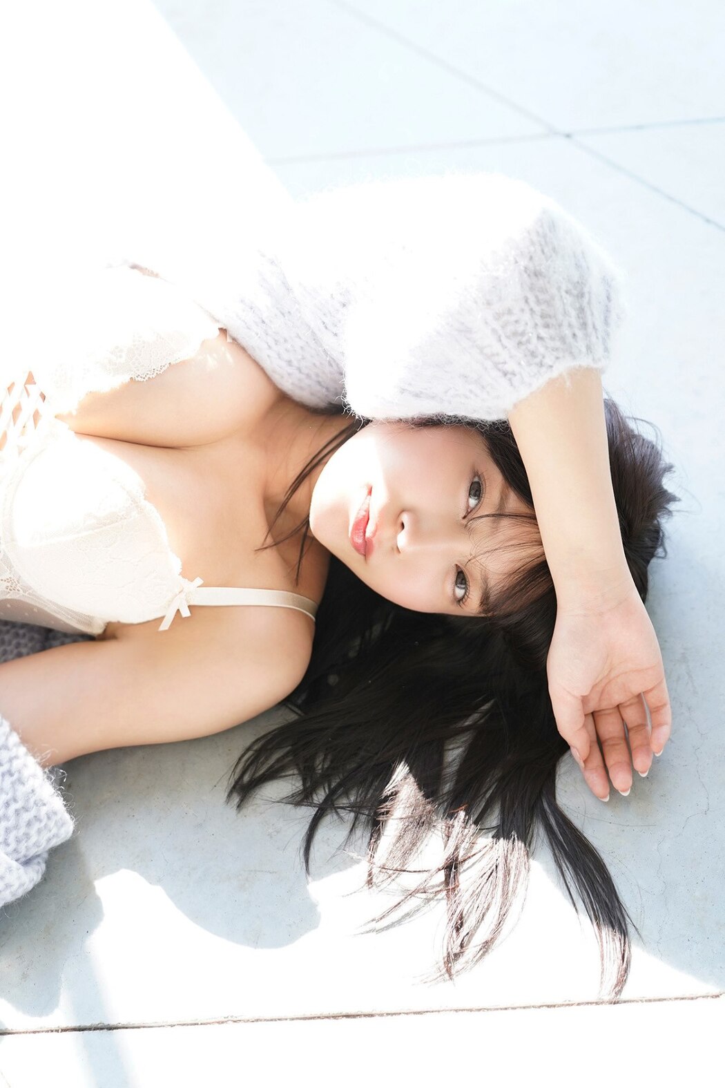 FLASH Photobook Reona Matsushita 松下玲緒菜 – Journey With Bare Skin