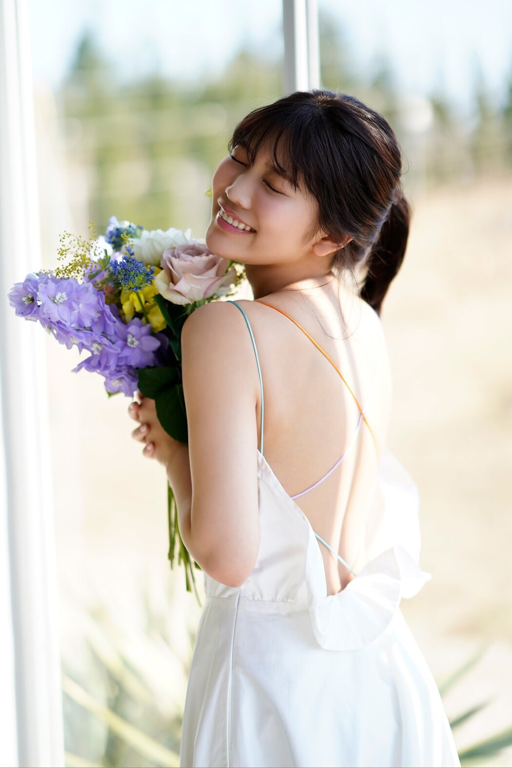 FLASH Photobook Reona Matsushita 松下玲緒菜 – Journey With Bare Skin