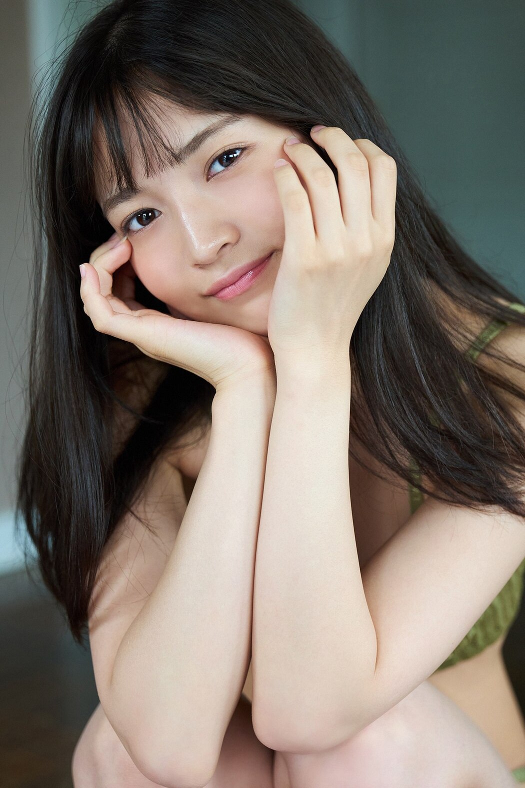 Platinum FLASH Photobook 2021-11-19 Nanako Kurosaki 黒嵜菜々子 – 18 Years Old