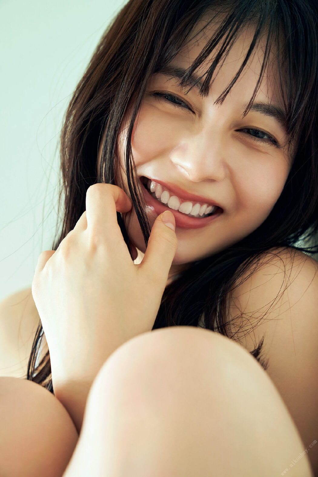 Platinum FLASH Photobook 2021-09-10 Sakurako Okubo 大久保桜子 – Glitter, shimmer きらめき、ゆらめく