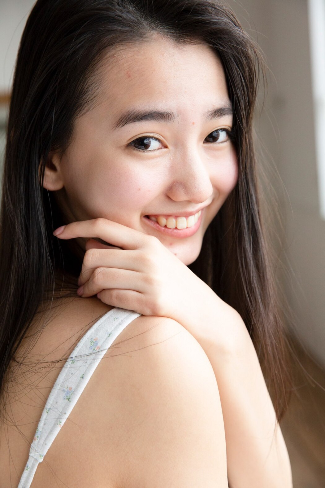 FLASH Photobook Rena Kuroki 黒木麗奈 – The Last Uniform