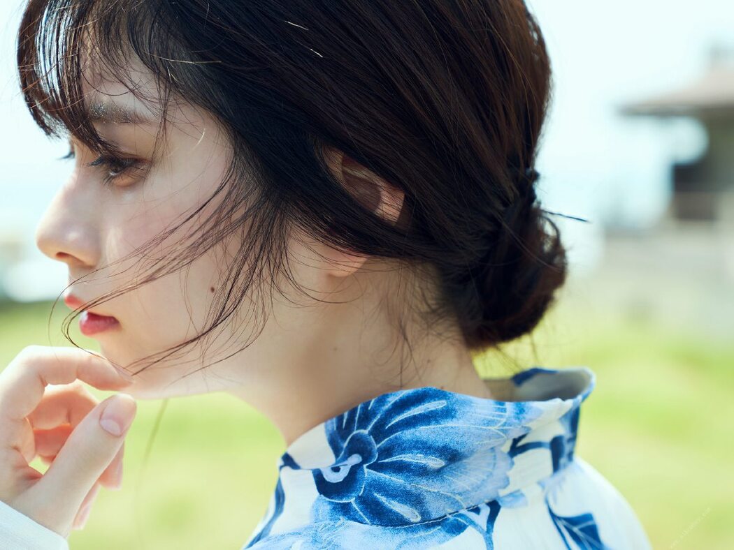 Platinum FLASH Photobook 2021-09-10 Sakurako Okubo 大久保桜子 – Glitter, shimmer きらめき、ゆらめく