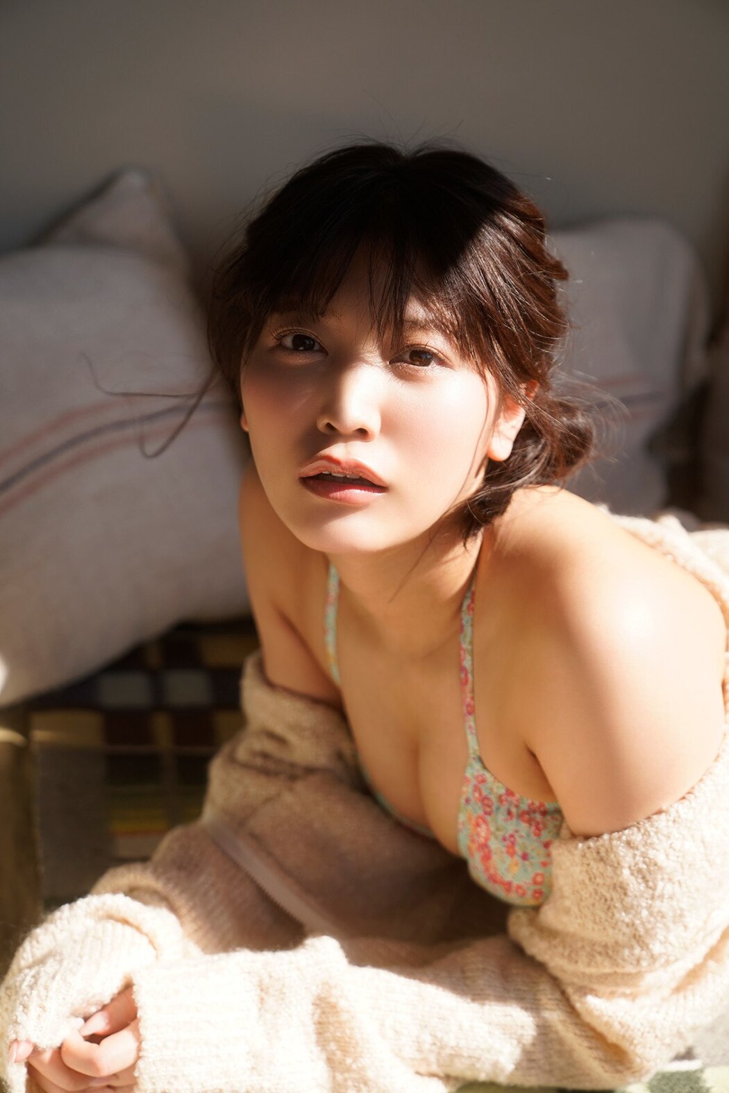 FLASH Photobook Reona Matsushita 松下玲緒菜 – Journey With Bare Skin