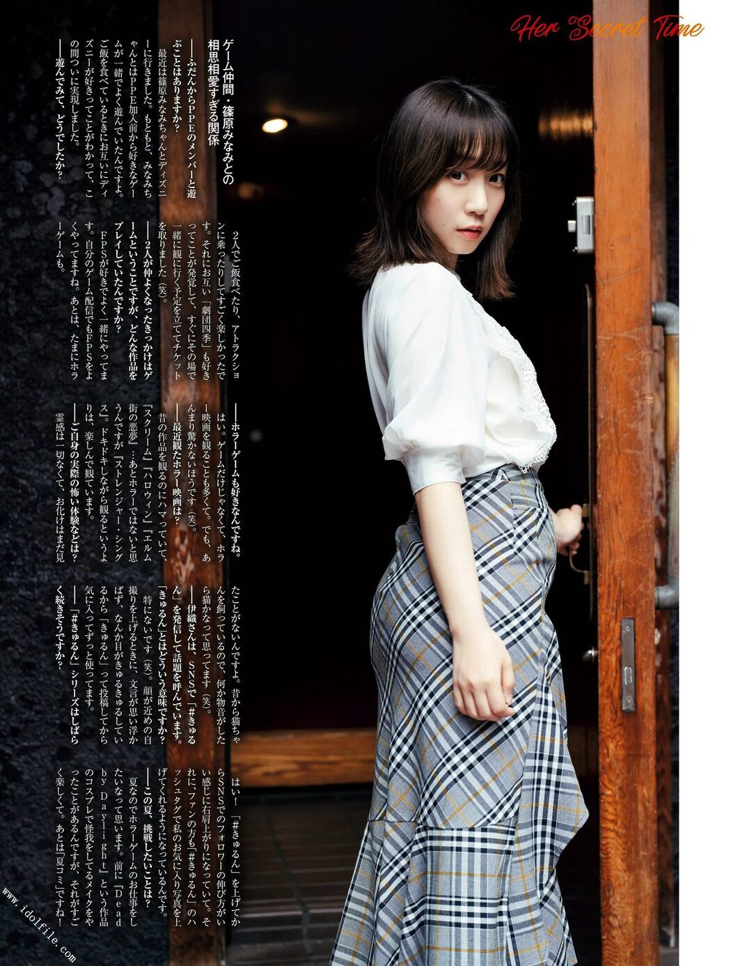 Platinum Flash 2022 Vol.19 えなこ 伊織もえ 篠崎こころ 篠原みなみ 茉夏 宮本彩希 吉田早希 隅野和奏 伊織もえ
