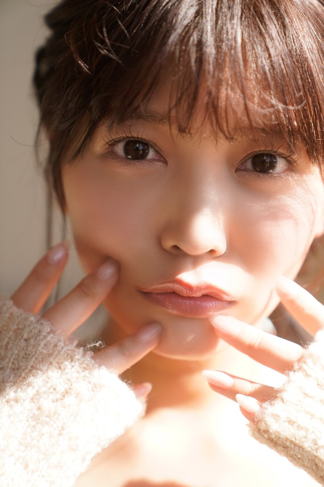 FLASH Photobook Reona Matsushita 松下玲緒菜 – Journey With Bare Skin