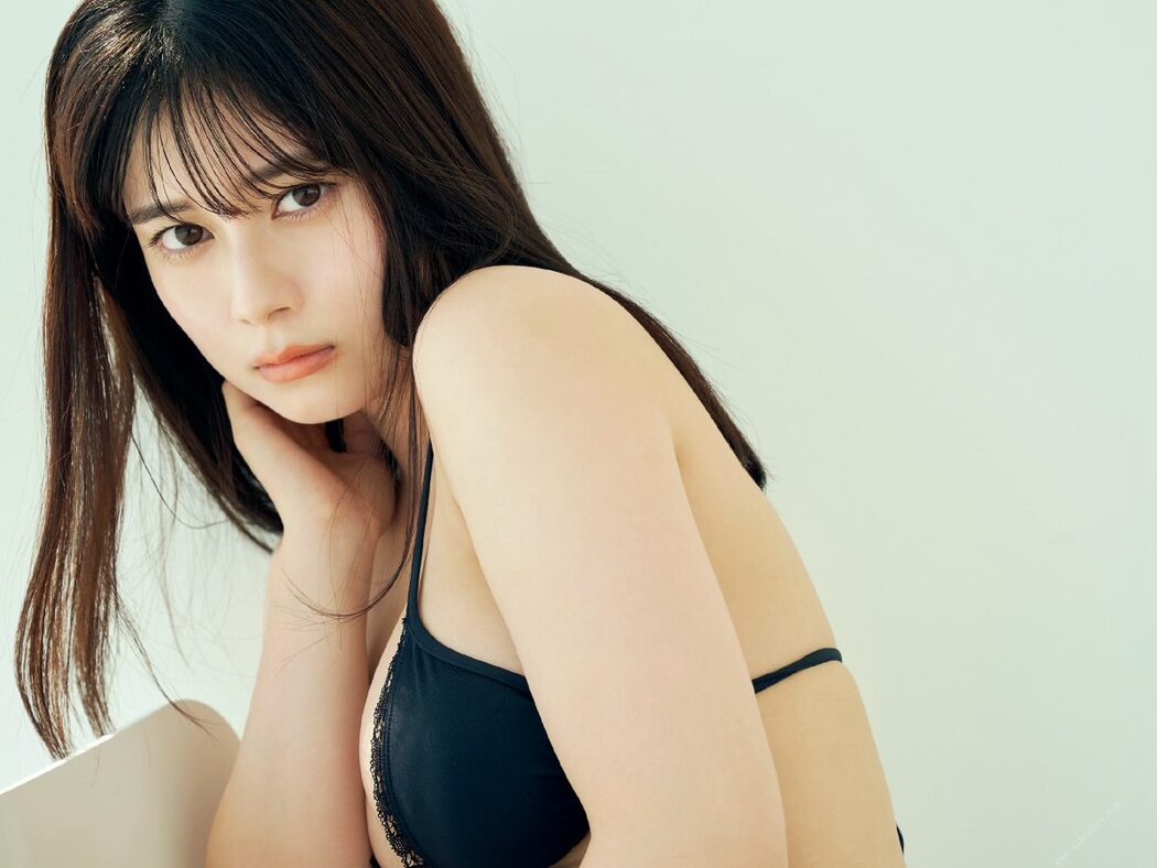 Platinum FLASH Photobook 2021-09-10 Sakurako Okubo 大久保桜子 – Glitter, shimmer きらめき、ゆらめく