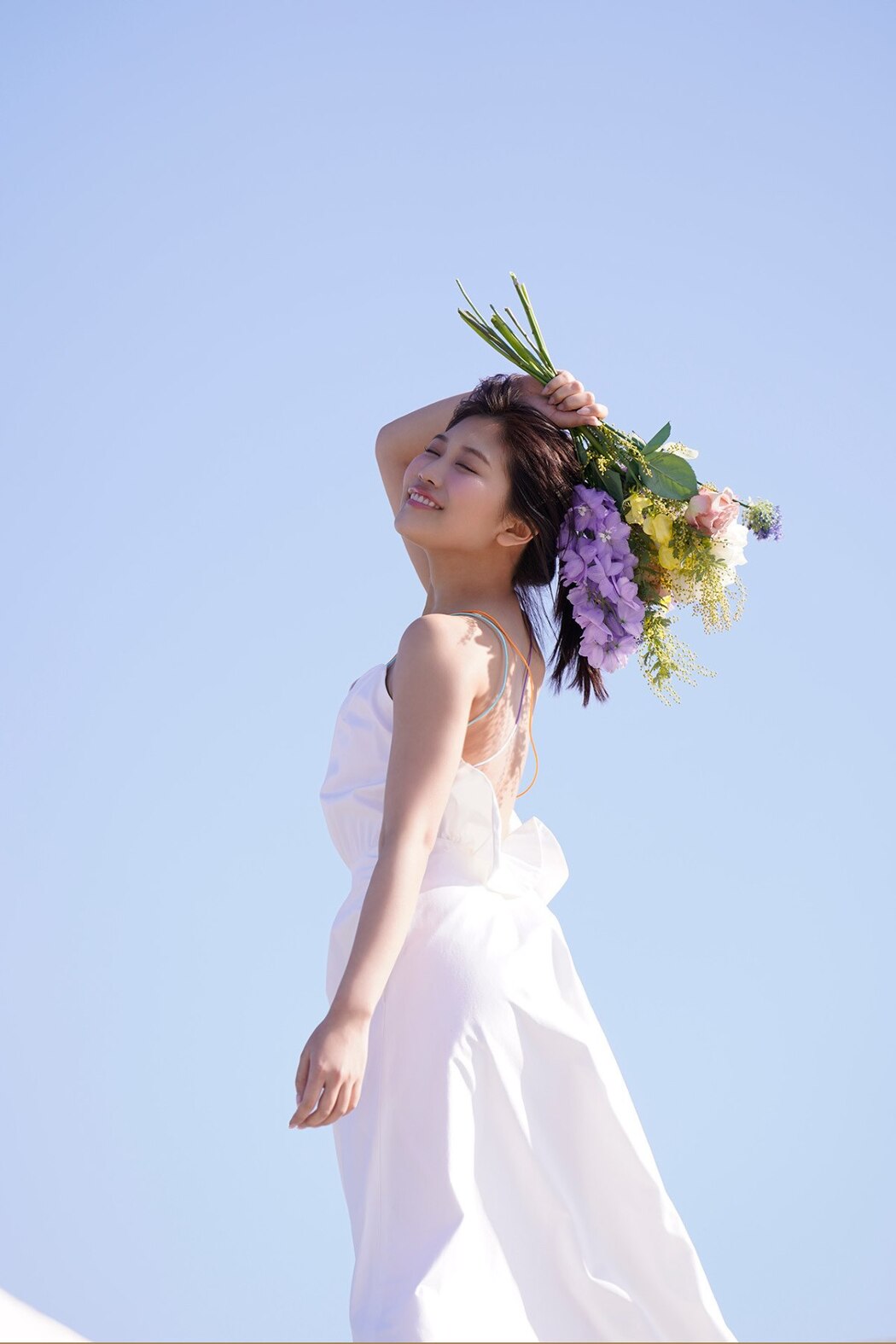 FLASH Photobook Reona Matsushita 松下玲緒菜 – Journey With Bare Skin