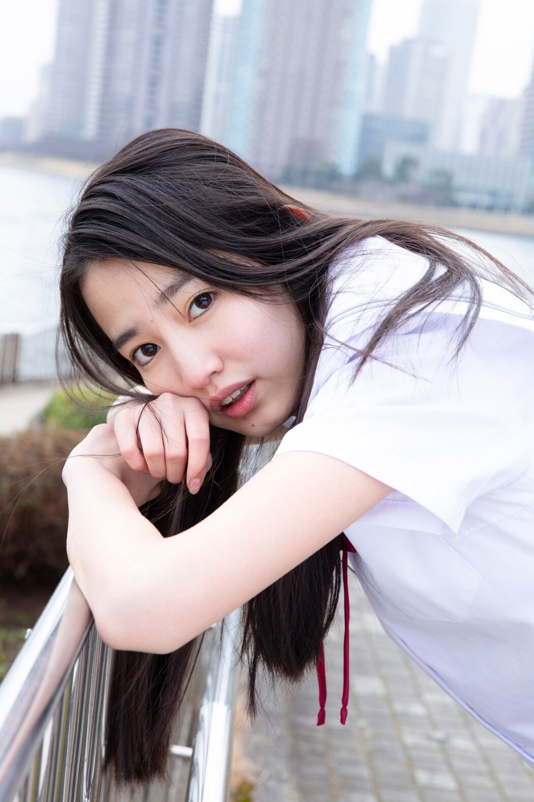 FLASH Photobook Rena Kuroki 黒木麗奈 – The Last Uniform