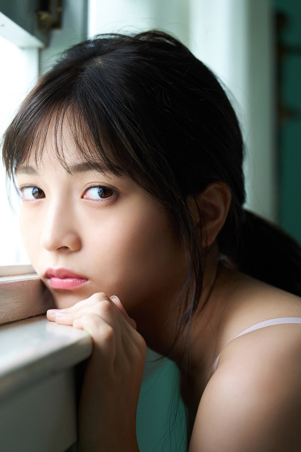Platinum FLASH Photobook 2021-11-19 Nanako Kurosaki 黒嵜菜々子 – 18 Years Old