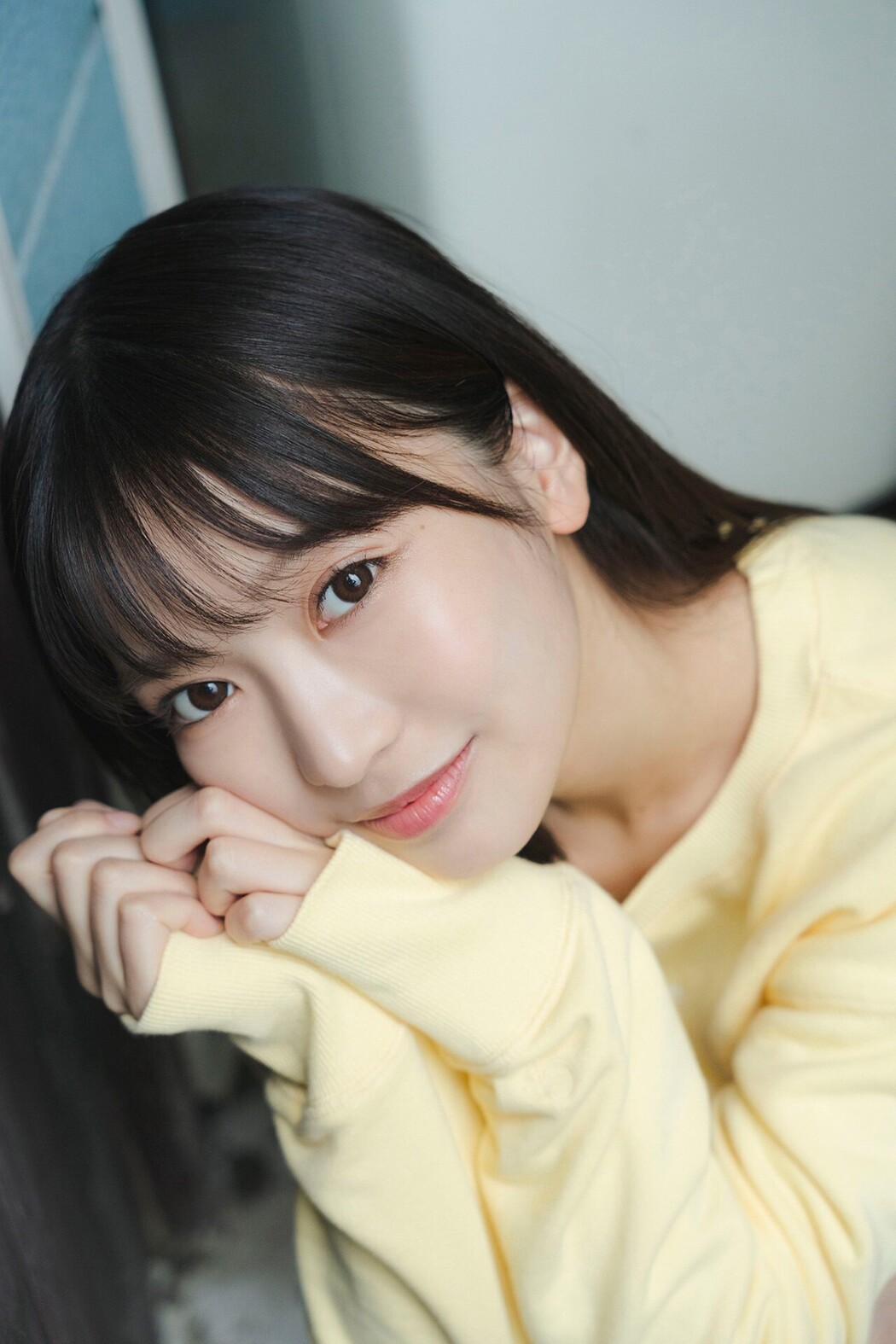 Platinum FLASH Photobook 2023-02-17 Akane Yoshizawa 吉沢朱音 – Triangle Love In The Case Of Akane