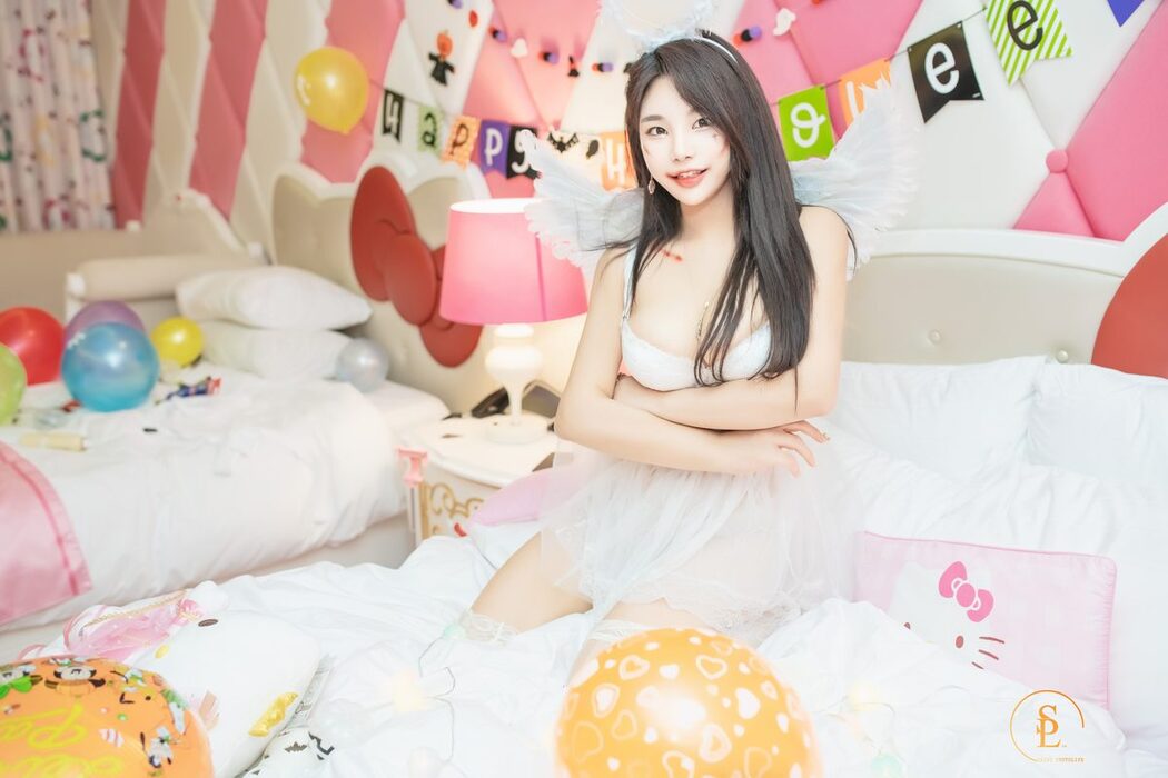 SaintPhotoLife – Zzyuri 쮸리 – Vol.16 Pink Halloween