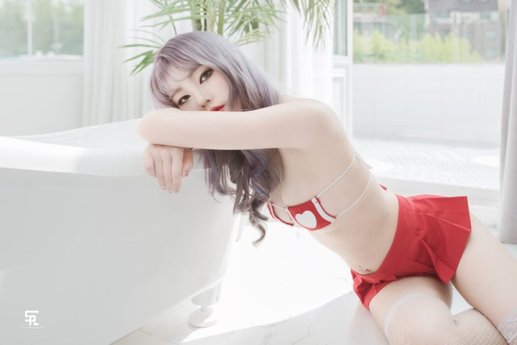 SaintPhotoLife Growing up Yuna Vol.2