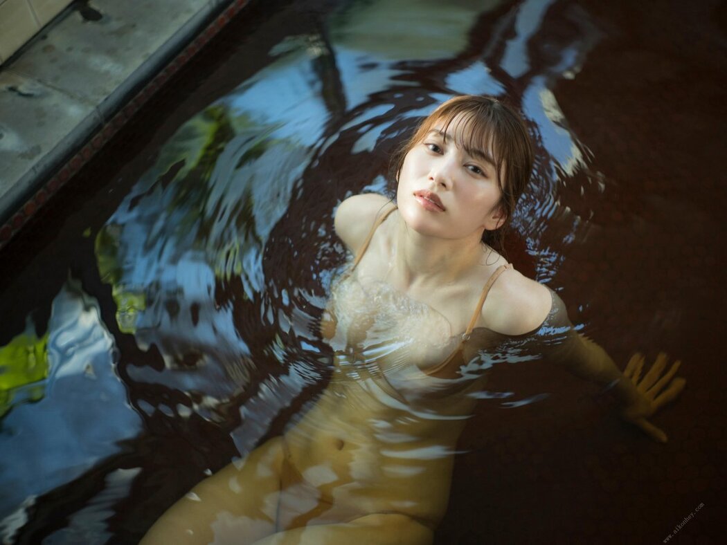 Platinum FLASH Photobook Risa Yukihira 雪平莉左 – Ripples can be heard さざ波が聞こえる 2022-02-11