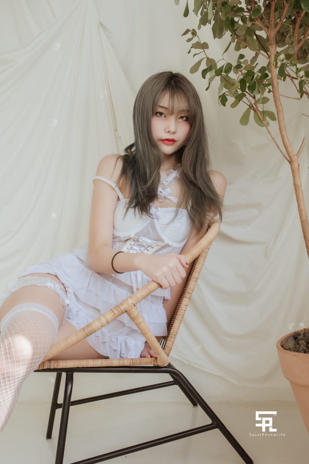 SaintPhotoLife Growing up Yuna Vol.1