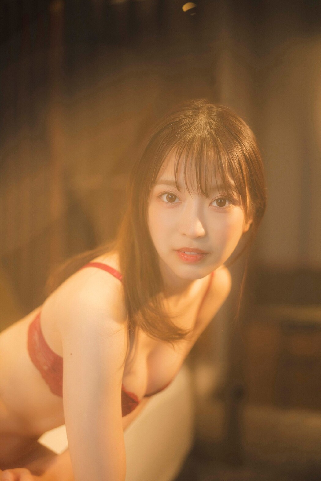 Platinum FLASH Photobook 2023-02-17 Akane Yoshizawa 吉沢朱音 – Triangle Love In The Case Of Akane