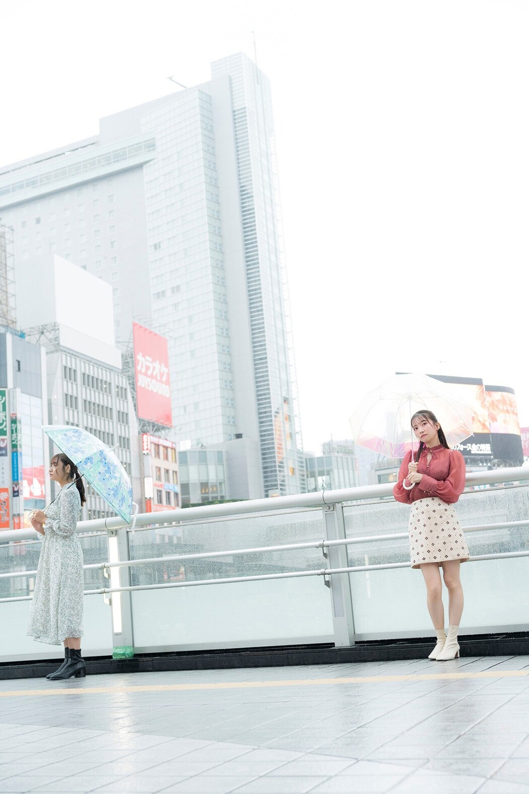 Platinum FLASH Photobook 2023-02-17 Akane Yoshizawa 吉沢朱音 – Triangle Love In The Case Of Akane