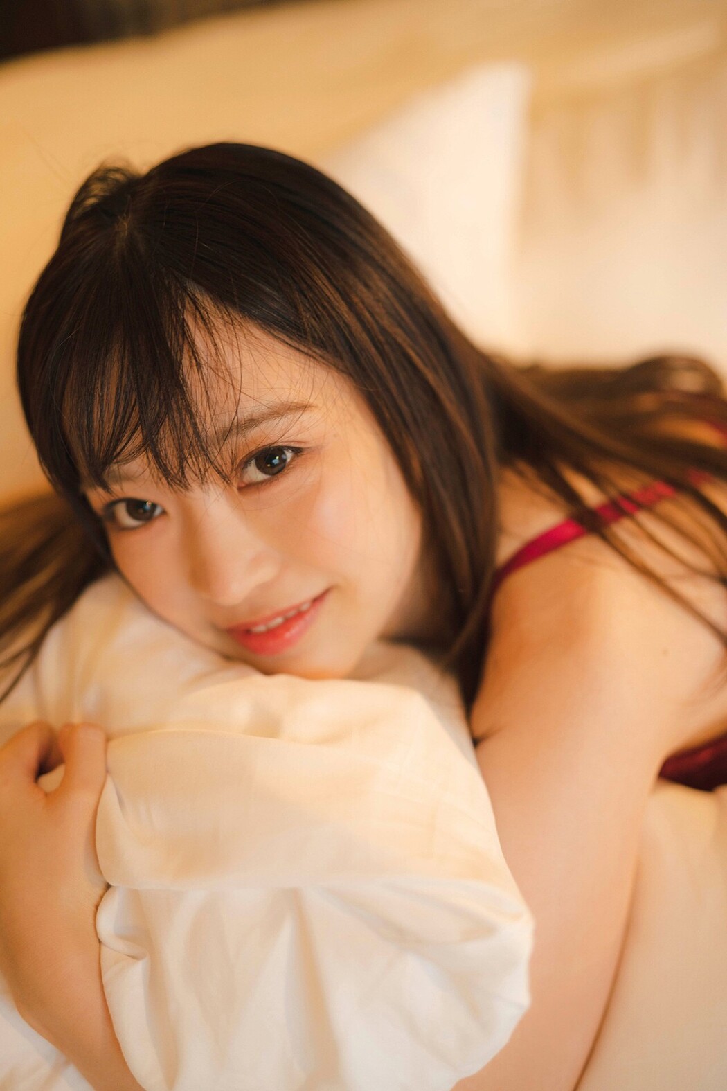 Platinum FLASH Photobook 2023-02-17 Akane Yoshizawa 吉沢朱音 – Triangle Love In The Case Of Akane