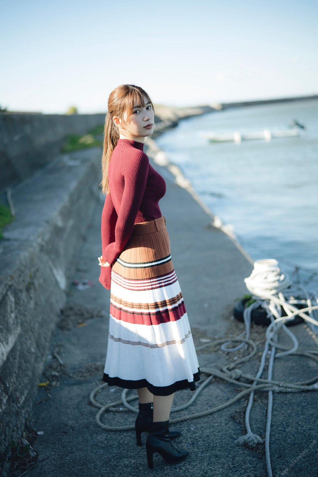 Platinum FLASH Photobook Risa Yukihira 雪平莉左 – Ripples can be heard さざ波が聞こえる 2022-02-11
