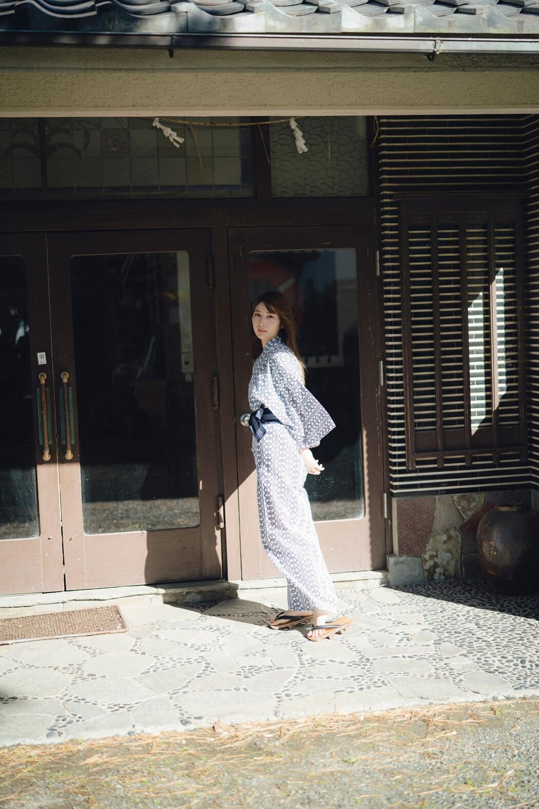 Platinum FLASH Photobook Risa Yukihira 雪平莉左 – Ripples can be heard さざ波が聞こえる 2022-02-11