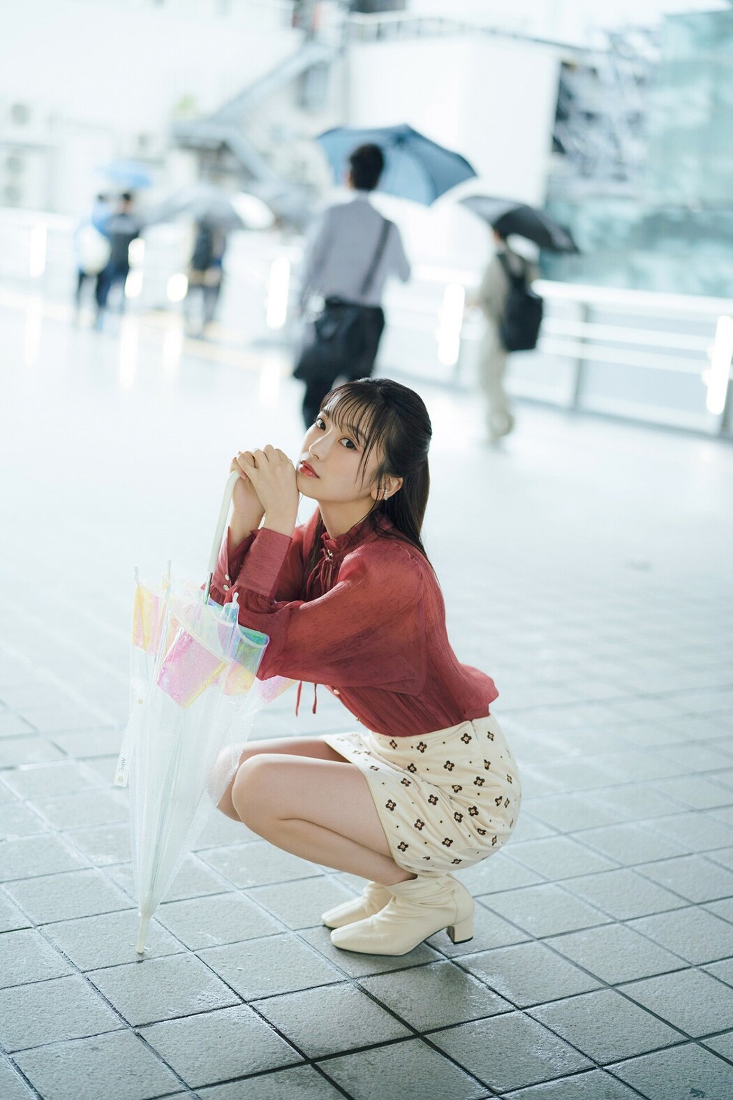 Platinum FLASH Photobook 2023-02-17 Akane Yoshizawa 吉沢朱音 – Triangle Love In The Case Of Akane