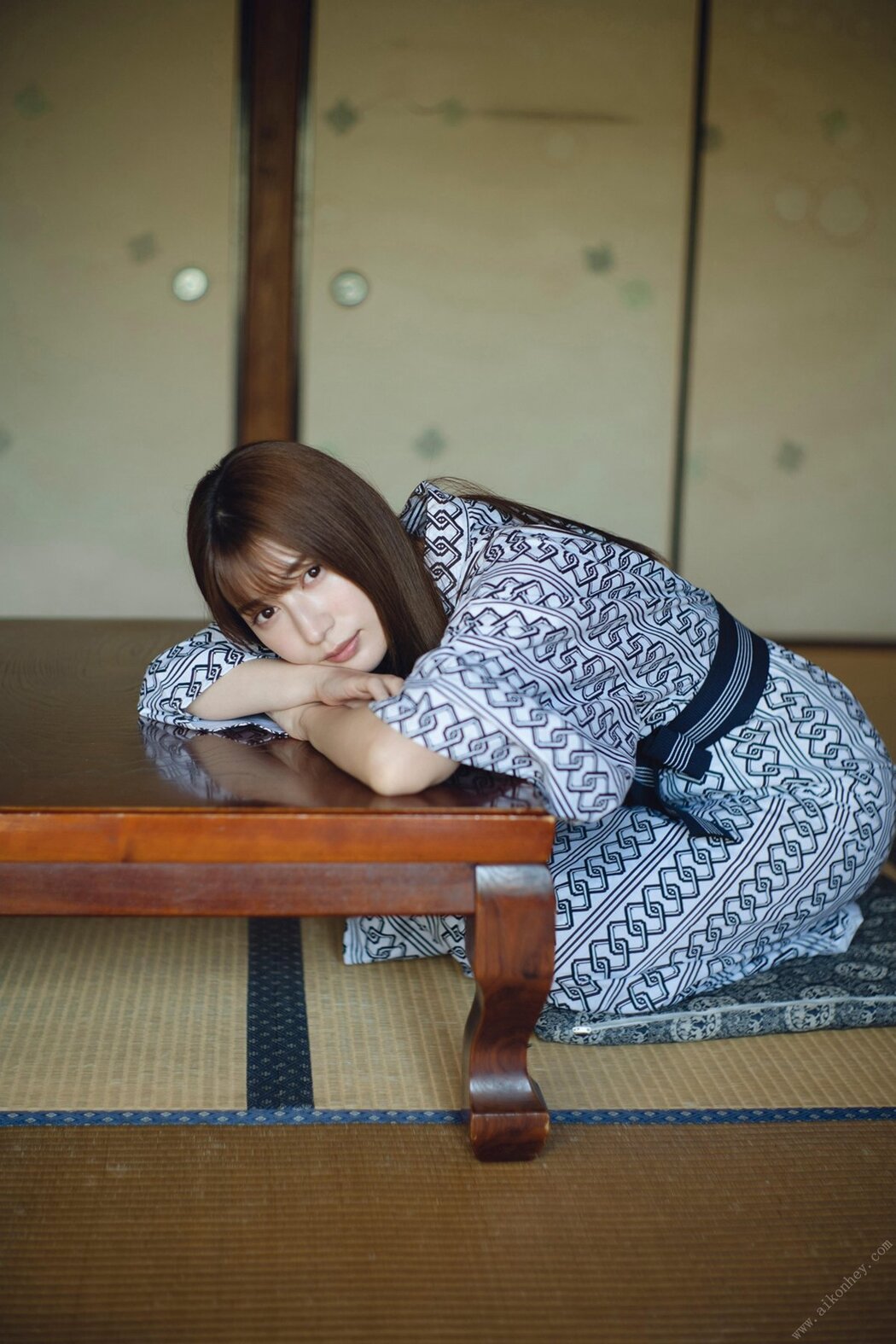 Platinum FLASH Photobook Risa Yukihira 雪平莉左 – Ripples can be heard さざ波が聞こえる 2022-02-11
