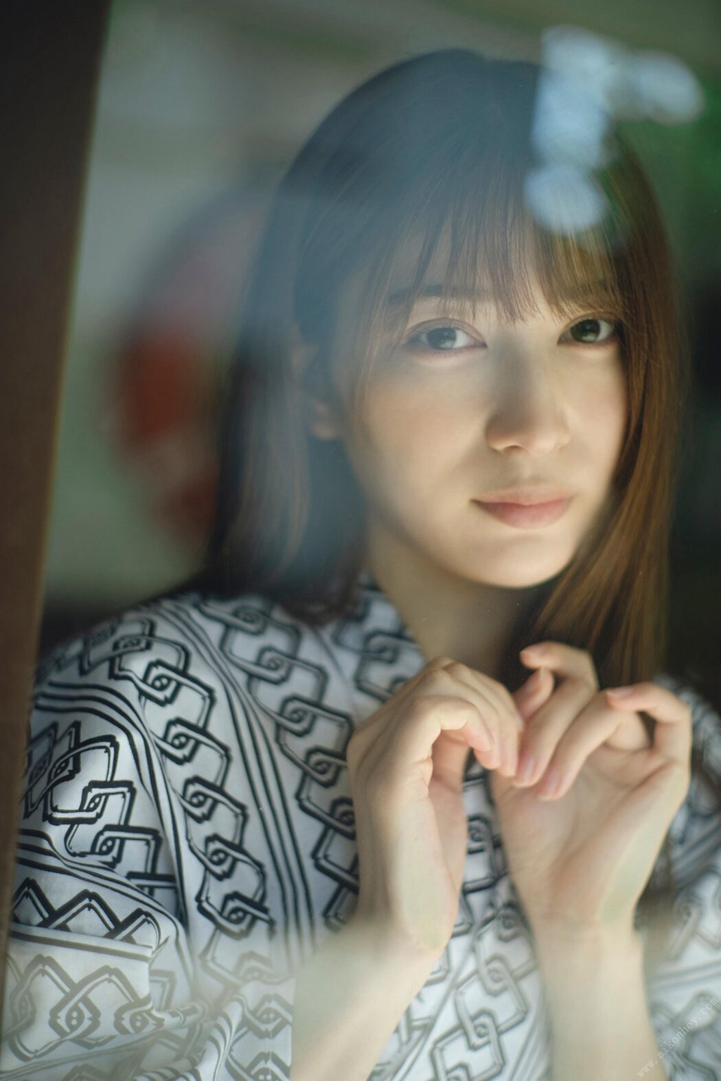 Platinum FLASH Photobook Risa Yukihira 雪平莉左 – Ripples can be heard さざ波が聞こえる 2022-02-11