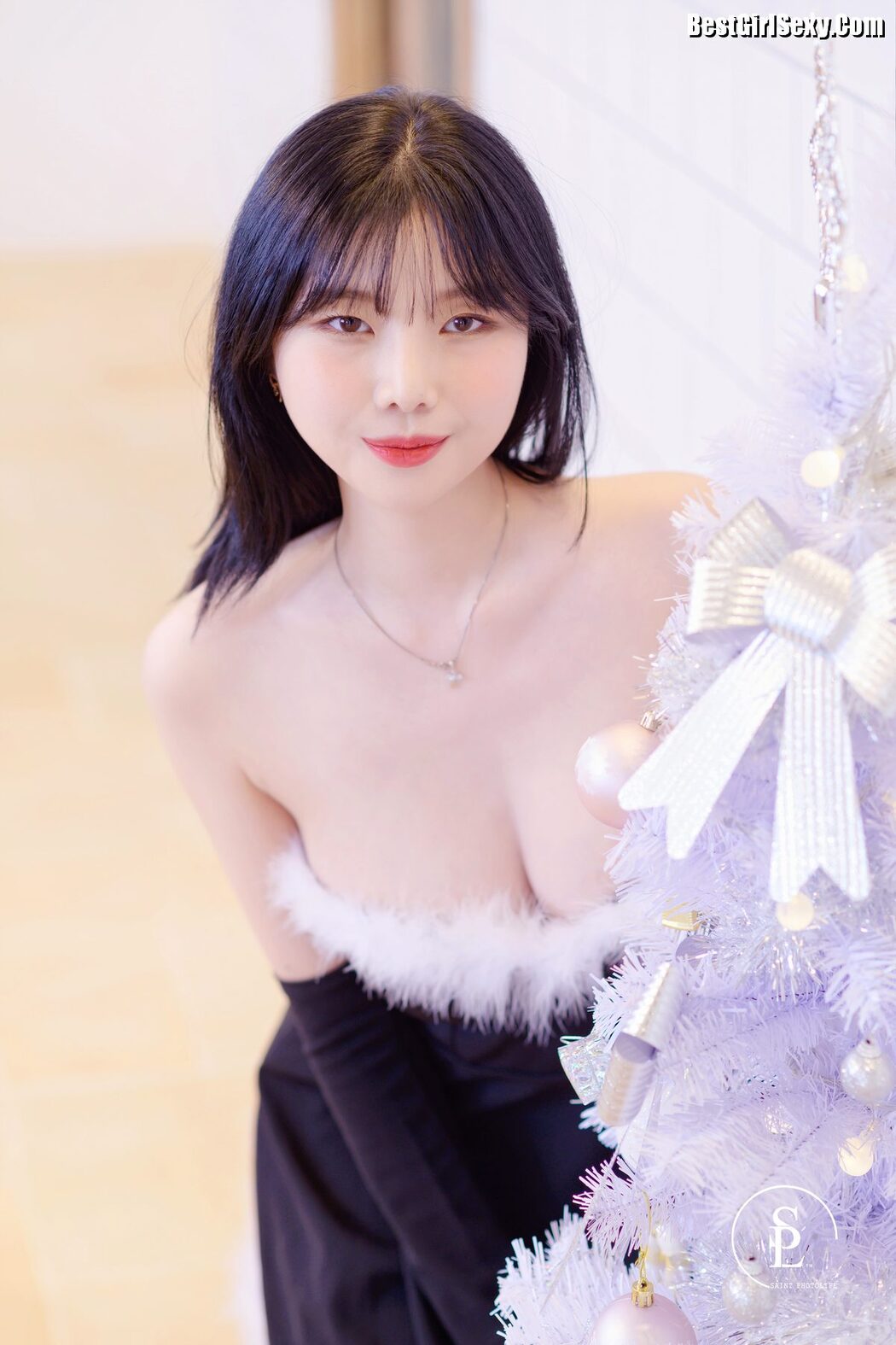 SaintPhotoLife – Yuna 유나 – Vol.24 Merry Yunas Xmas