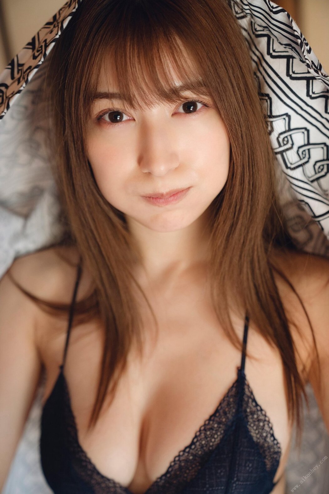 Platinum FLASH Photobook Risa Yukihira 雪平莉左 – Ripples can be heard さざ波が聞こえる 2022-02-11