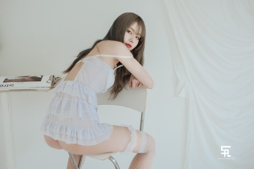 SaintPhotoLife Growing up Yuna Vol.1