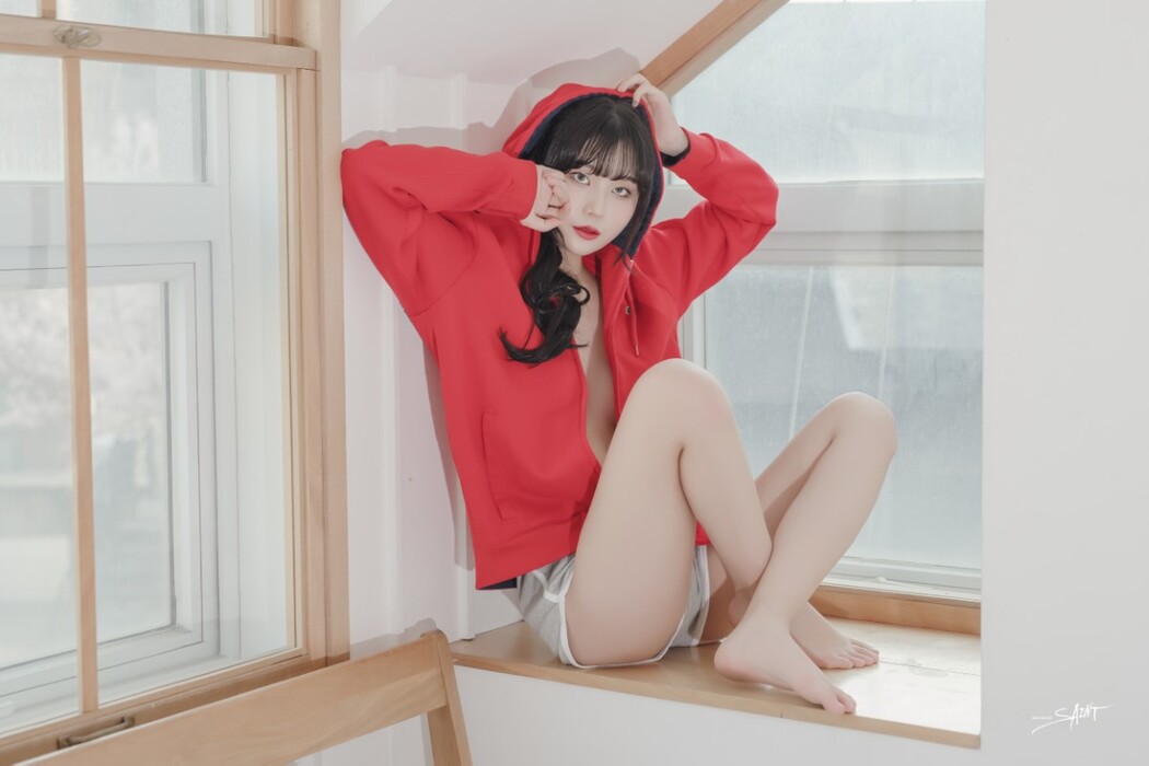 SaintPhotolife Vol.011 Yuna 유나 – Love On Top