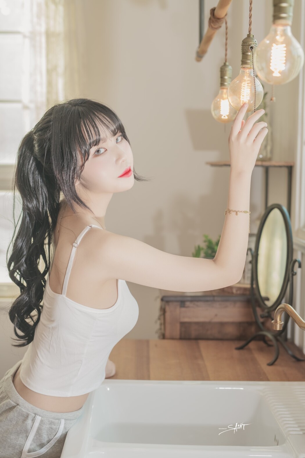 SaintPhotolife Vol.011 Yuna 유나 – Love On Top
