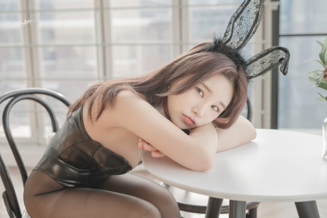 SaintPhotolife Vol.001 Zzyuri 쮸리 – 1 Year Anniversary