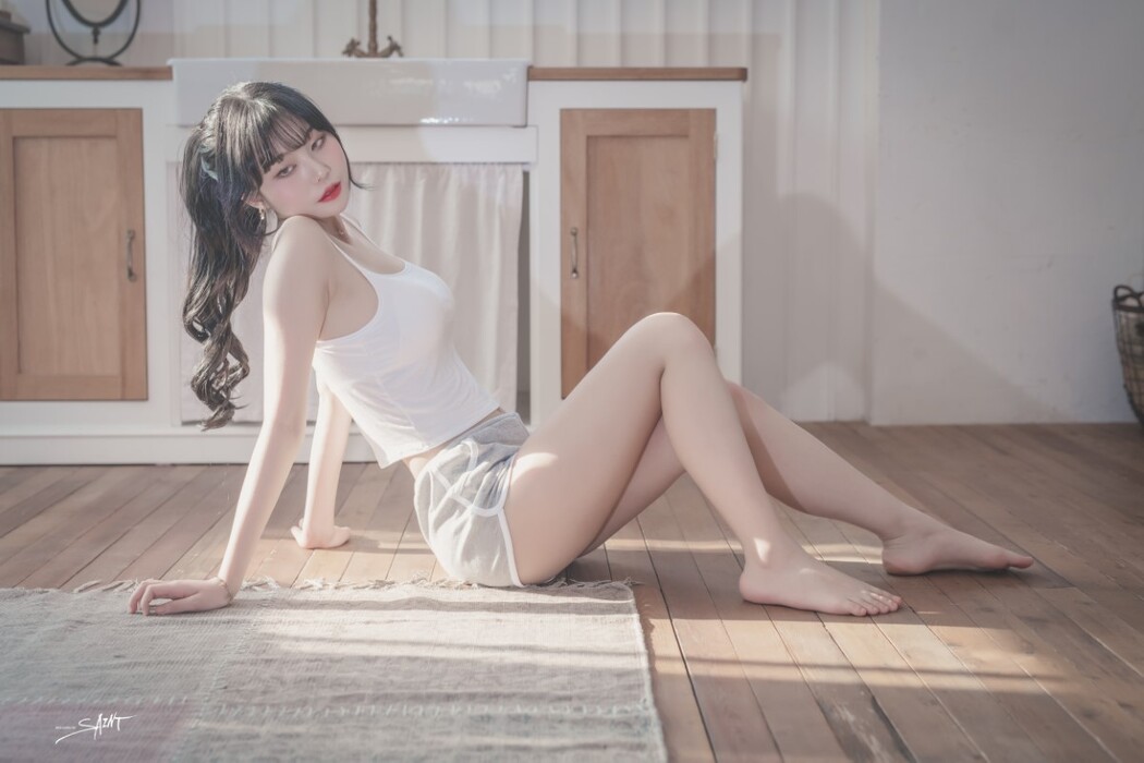 SaintPhotolife Vol.011 Yuna 유나 – Love On Top