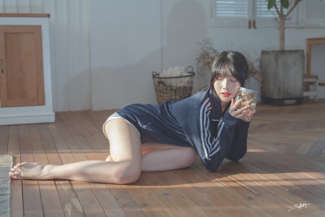 SaintPhotolife Vol.011 Yuna 유나 – Love On Top