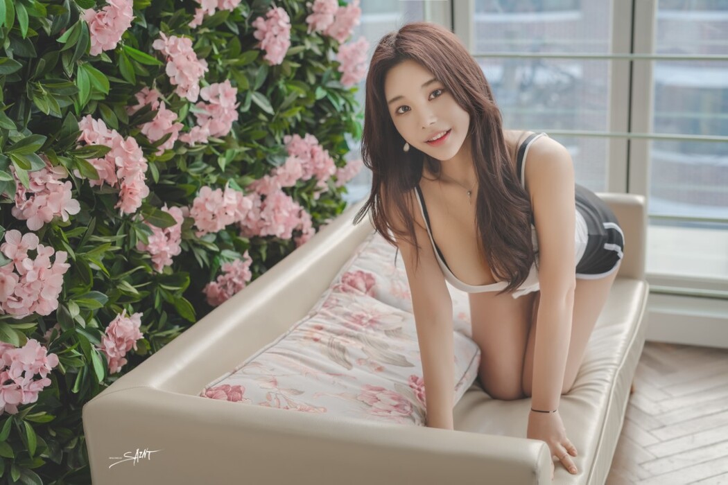SaintPhotolife Vol.001 Zzyuri 쮸리 – 1 Year Anniversary