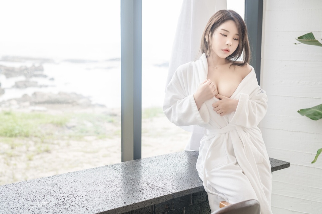 SaintPhotoLife Zzyuri 쮸리 – Blue Marine