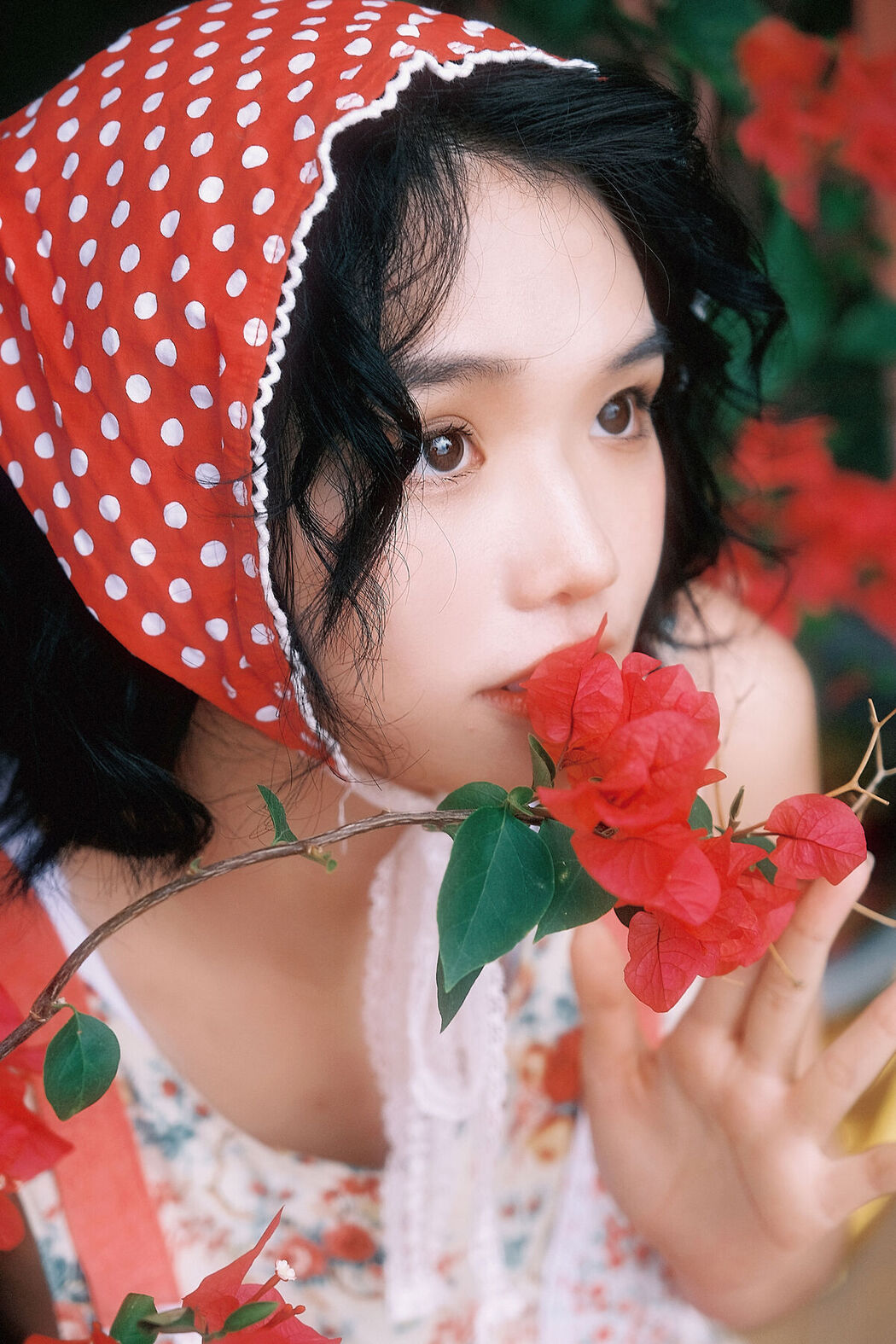 YiTuYu艺图语 Vol.8169 凌可Shawbrin (23P)
