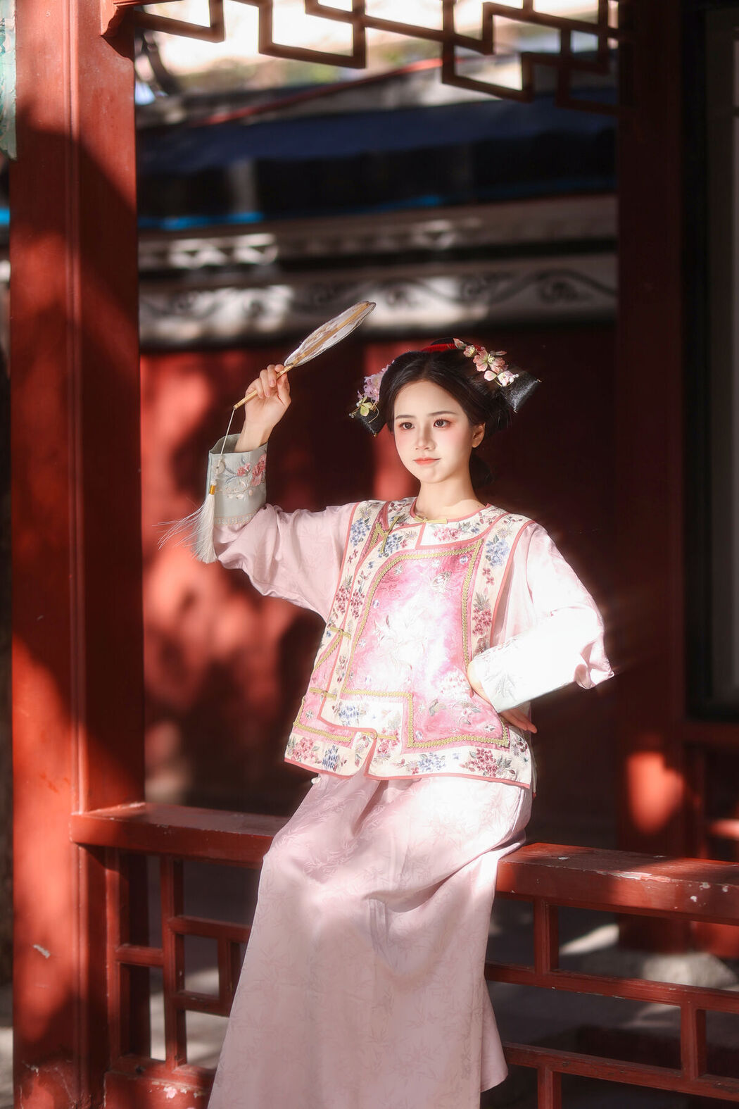YiTuYu艺图语 Vol.8171 小杜同学 (26P)
