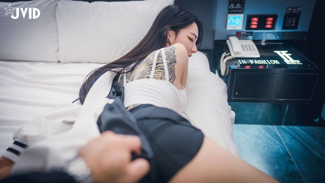 JVID Piao Piao Ge 飄飄哥 – 飄飄跟蹤綁架迷姦情色妄想 強灌春藥 粉粉 透透 藥效太強 讓美少女飄飄完全順從 Part01 (70P)