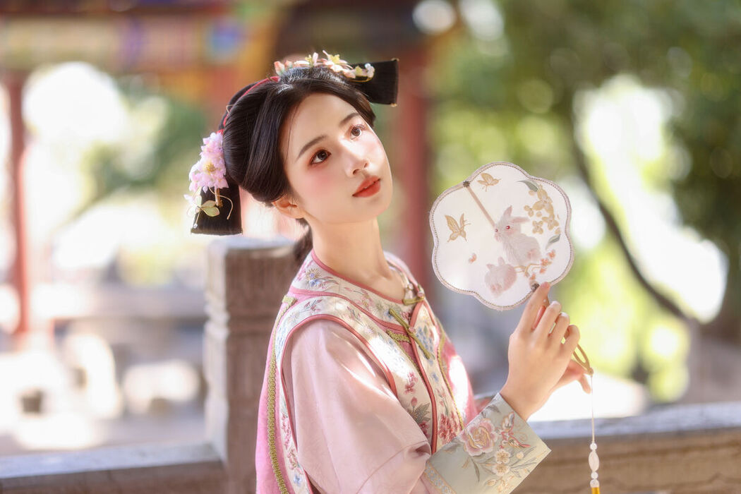 YiTuYu艺图语 Vol.8171 小杜同学 (26P)