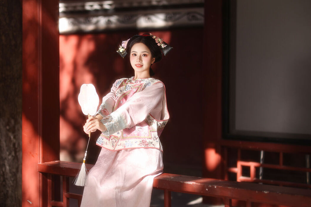 YiTuYu艺图语 Vol.8171 小杜同学 (26P)