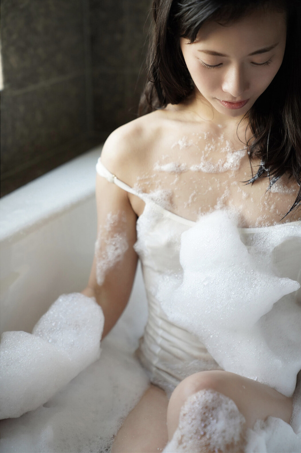 Ichiha Amatsu 天津いちは, FRIDAYデジタル写真集 『元JR東日本社員がまさかのフルヌード vol.2』 Set.02